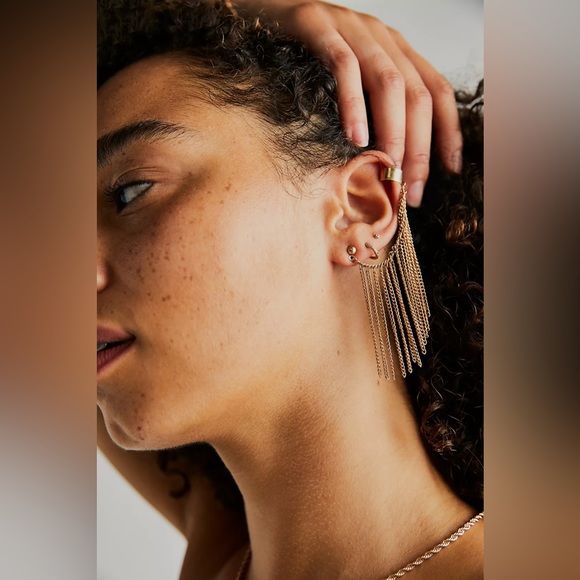 Breakfast Club Ear Cuff - Picture 2 of 7